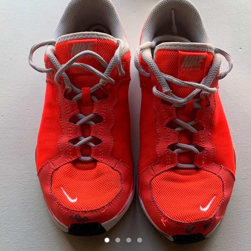Nike Tennis Shoes